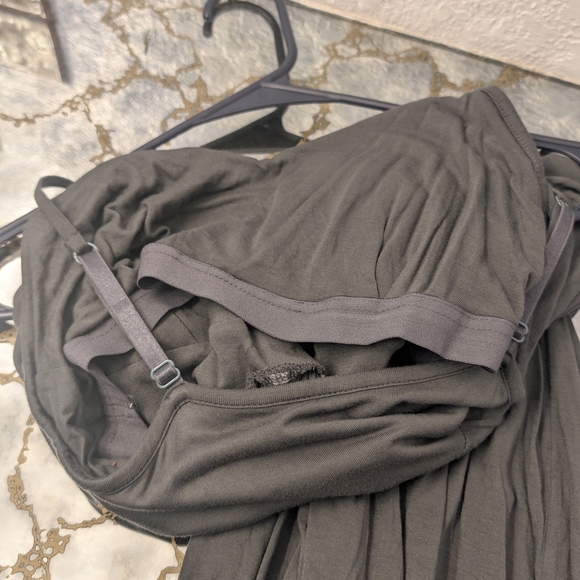 Elegant Black Evening Gown - Picture 4 of 7